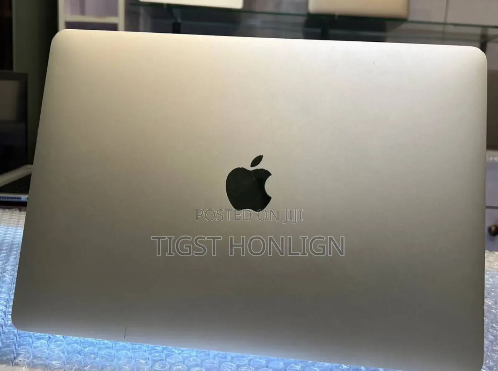 New Laptop Apple MacBook 2020 8GB Apple M1 SSD 256GB