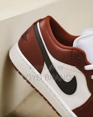 Air Jodan 1 Low Se E Dark Pony Fashion Sneaker