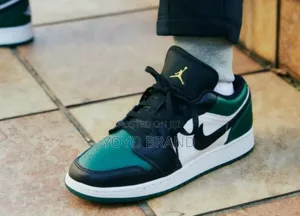 Air Jordan 1 Low Green Toe Green Fashion Sneaker