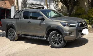 Toyota Hilux 2022 Gray