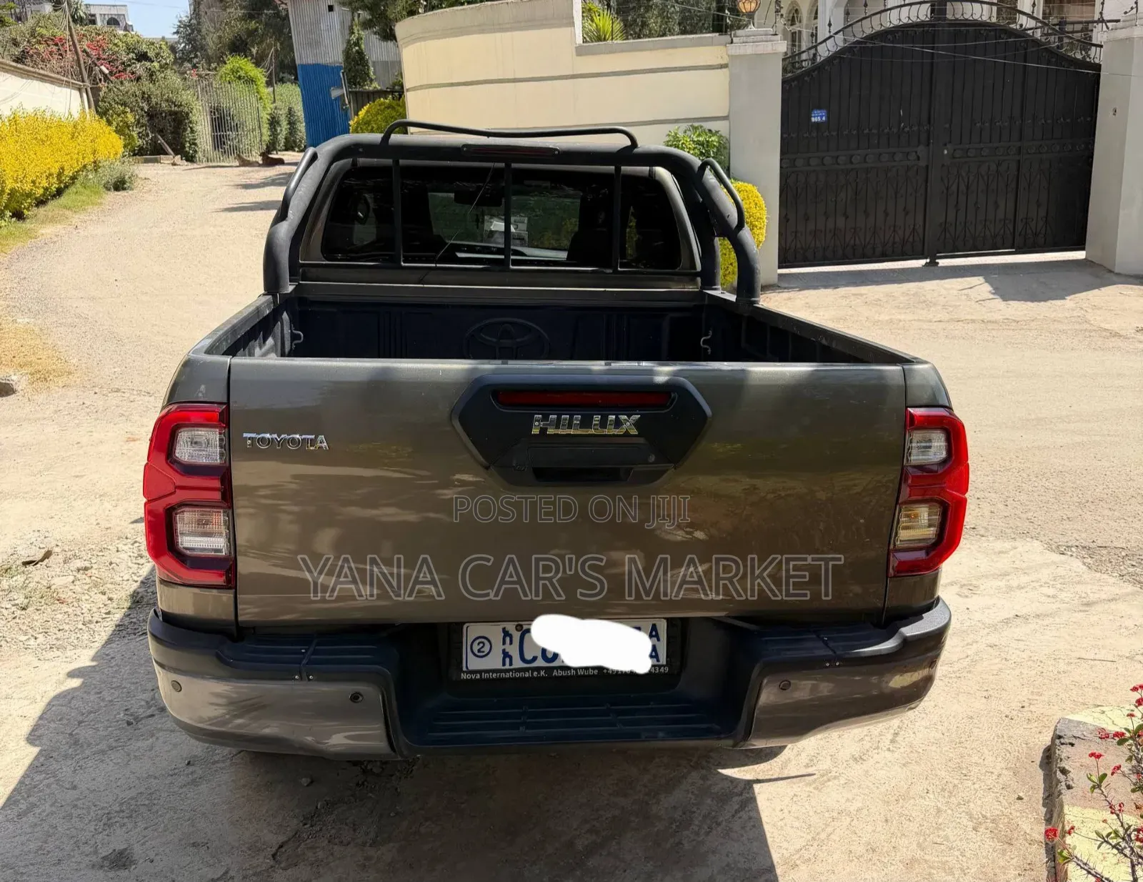 Toyota Hilux 2022 Gray