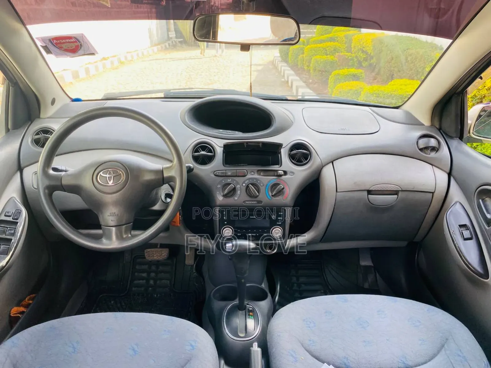 Toyota Vitz 2002