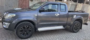 Toyota Hilux 2.5 D-4D SRX 2011 Gray