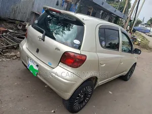 Toyota Vitz 2004 Silver
