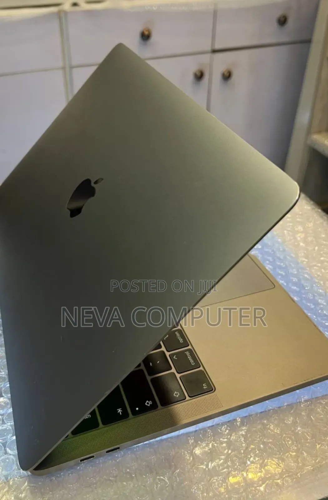 New Laptop Apple MacBook Pro 2019 8GB Intel Core I5 SSD 128GB