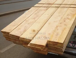 ፕላይውድ እና ጣውላ