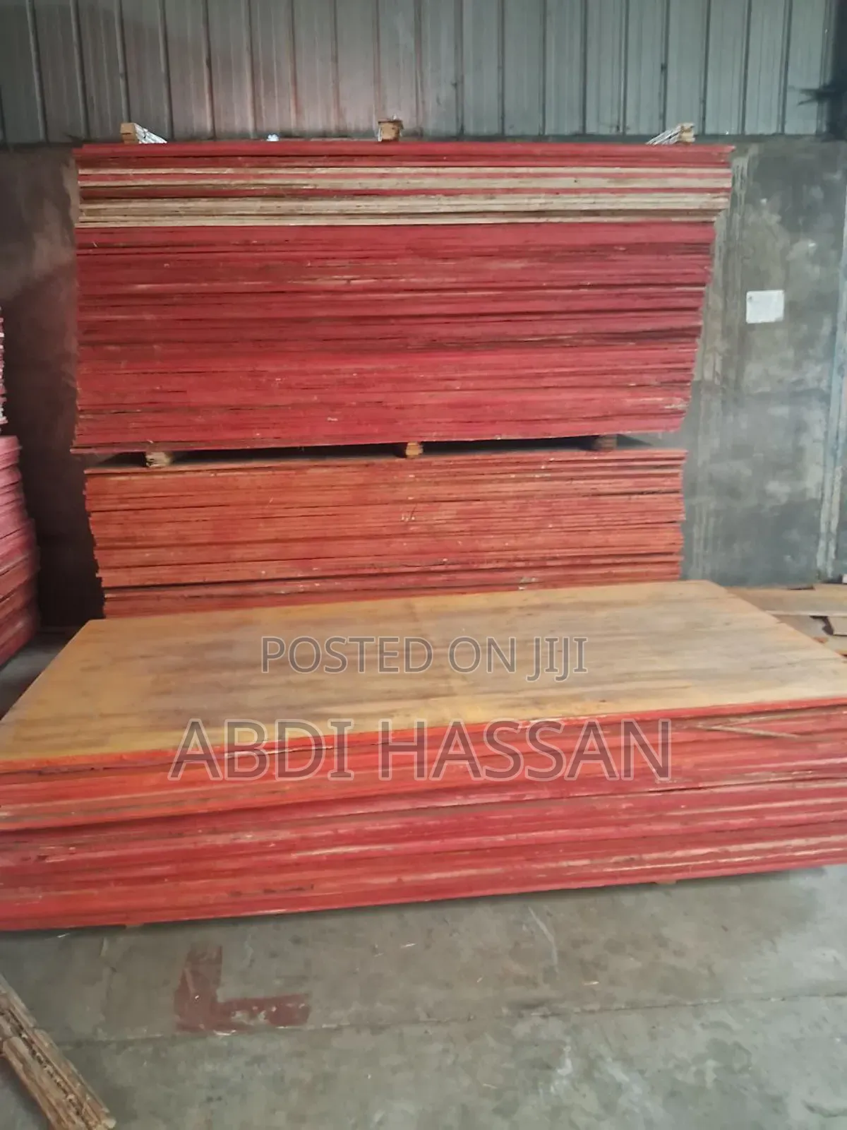 ፕላይውድ እና ጣውላ