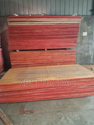 ፕላይውድ እና ጣውላ