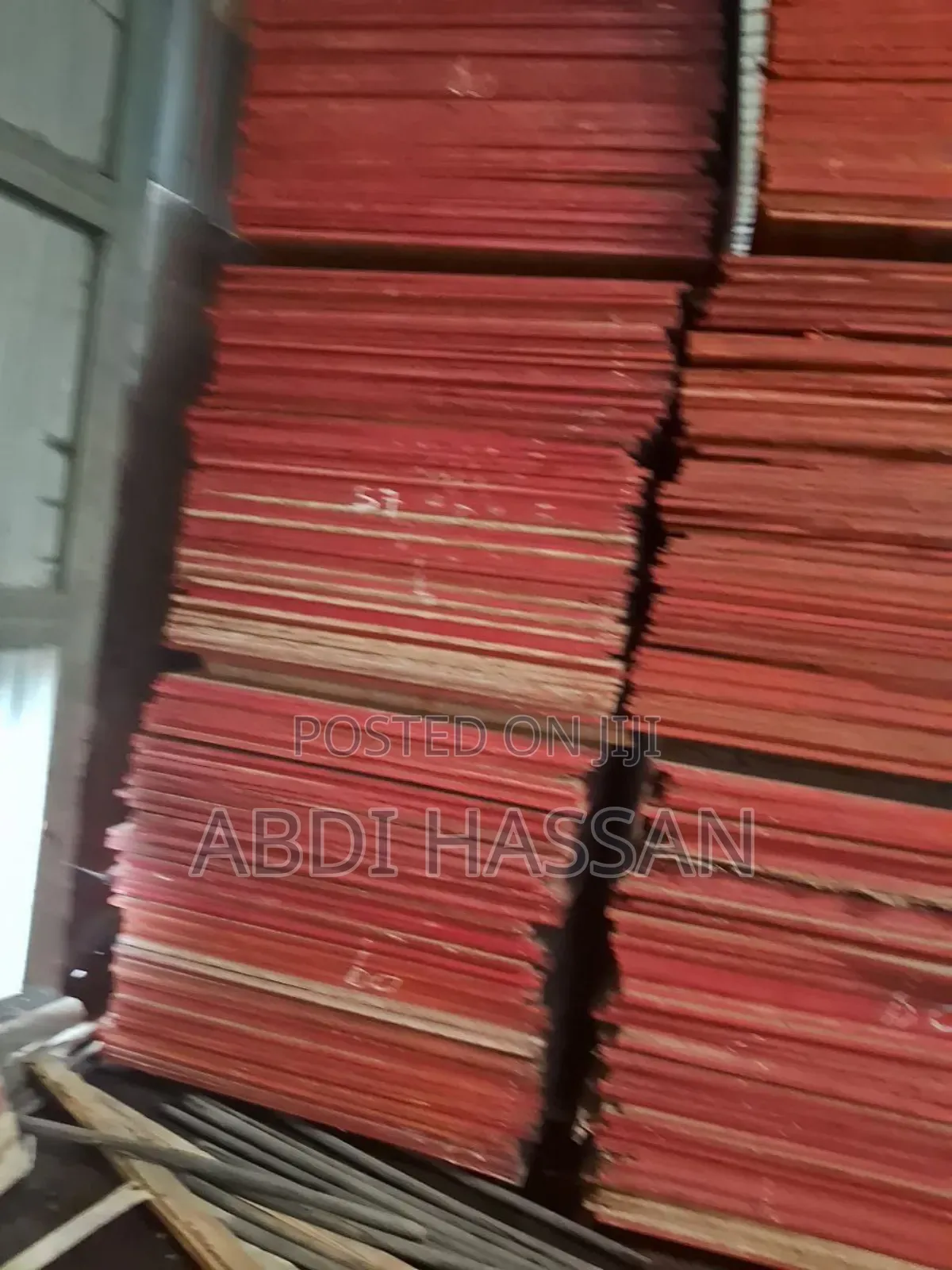 ፕላይውድ እና ጣውላ