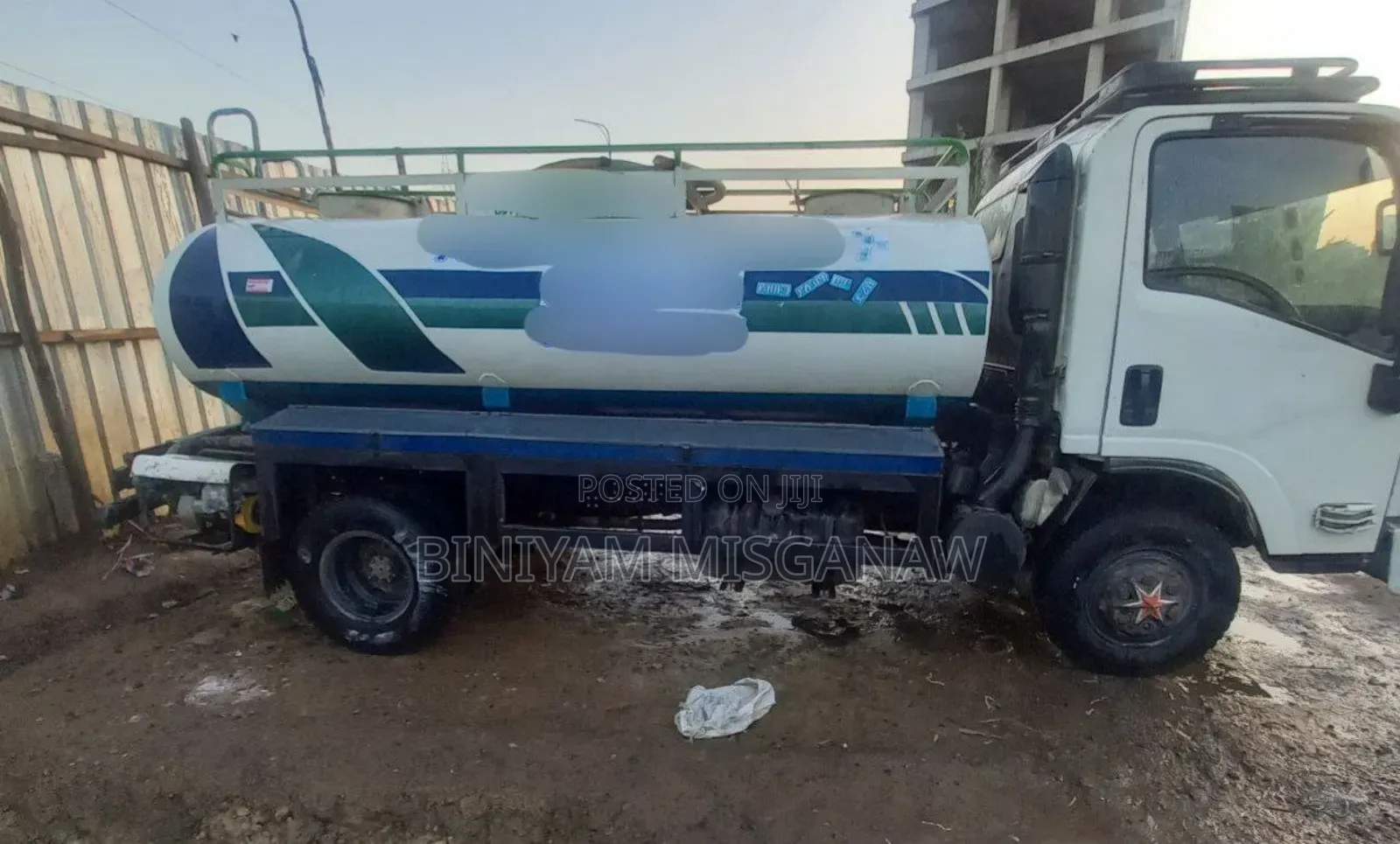 አስቸኳይ Isuzu Obama ሻወር ትራክ 2011 ሞዴል