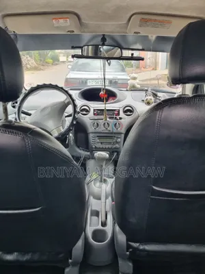 Toyota Vitz 2001 Gray