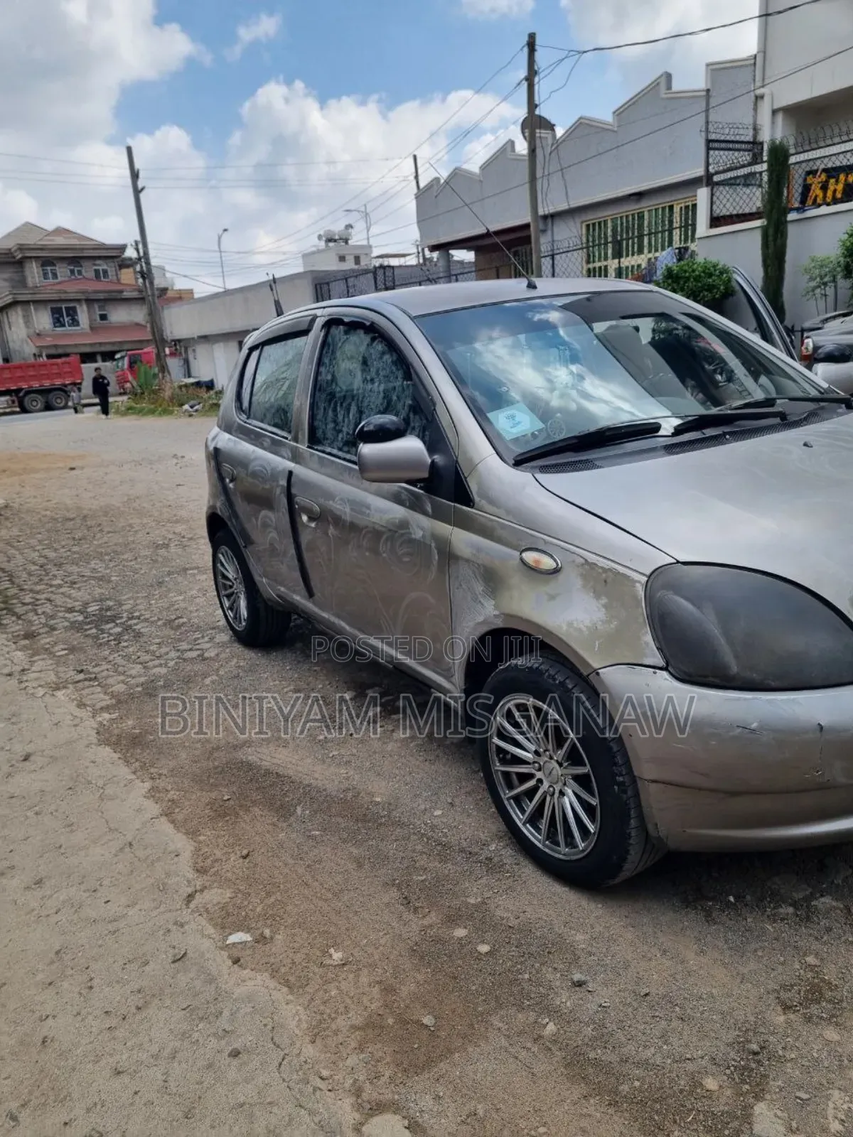 Toyota Vitz 2001 Gray
