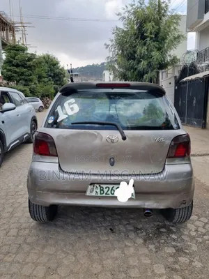 Toyota Vitz 2001 Gray