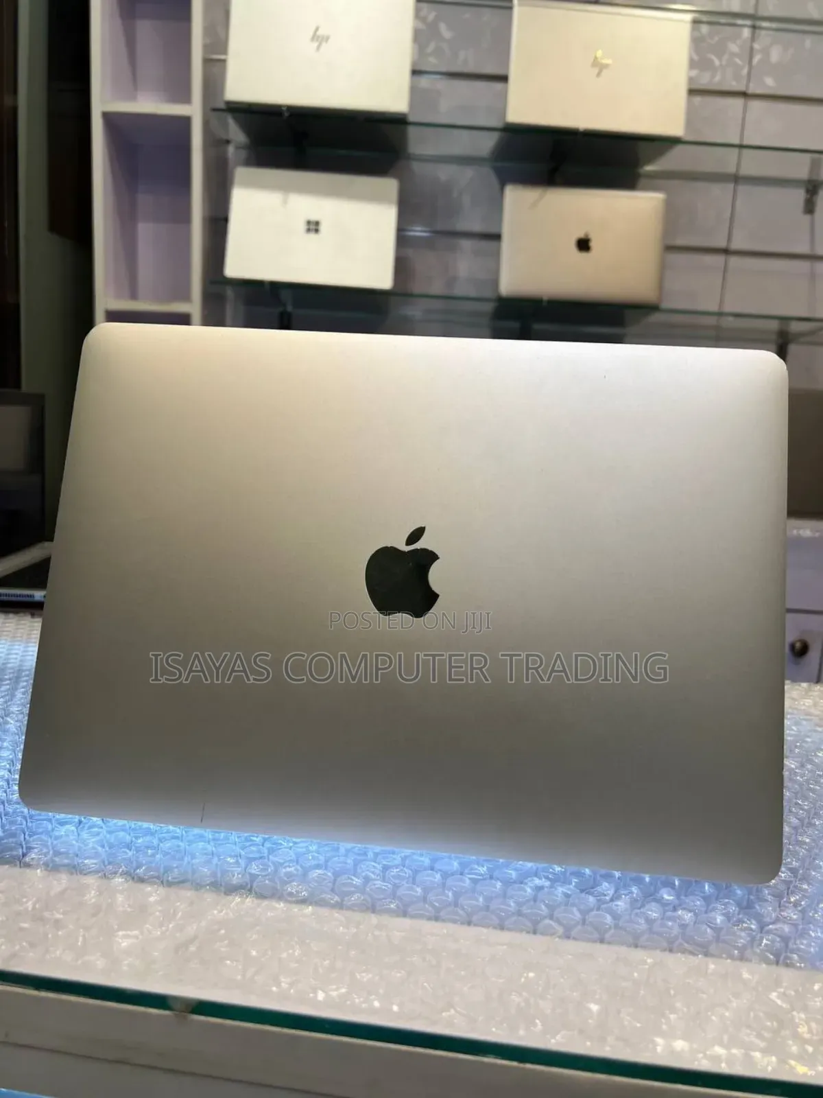 New Laptop Apple MacBook Pro 2020 8GB SSD 256GB