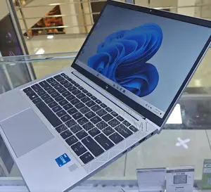New Laptop HP EliteBook 830 G8 16GB Intel Core I7 SSD 512GB