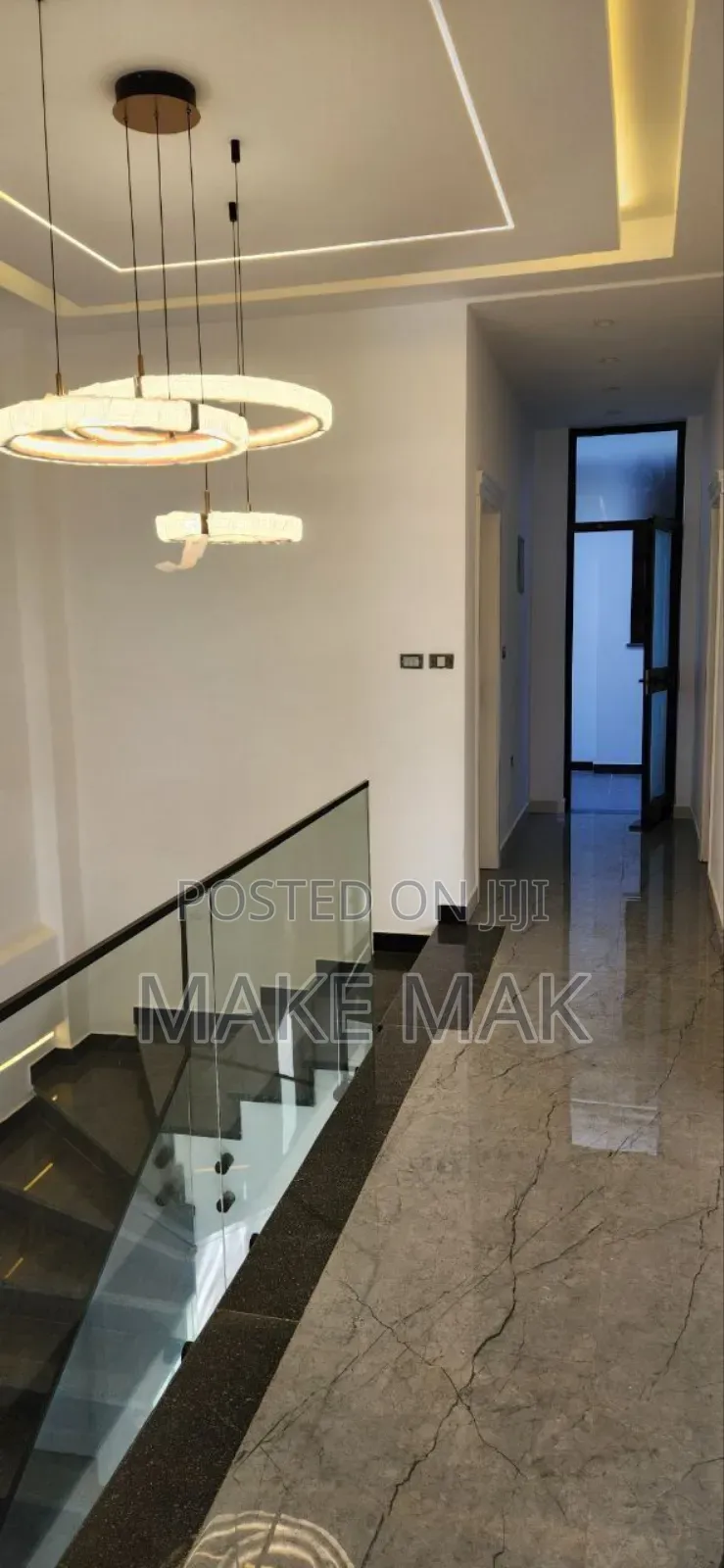 7bdrm House in Hill Side, Yeka for sale