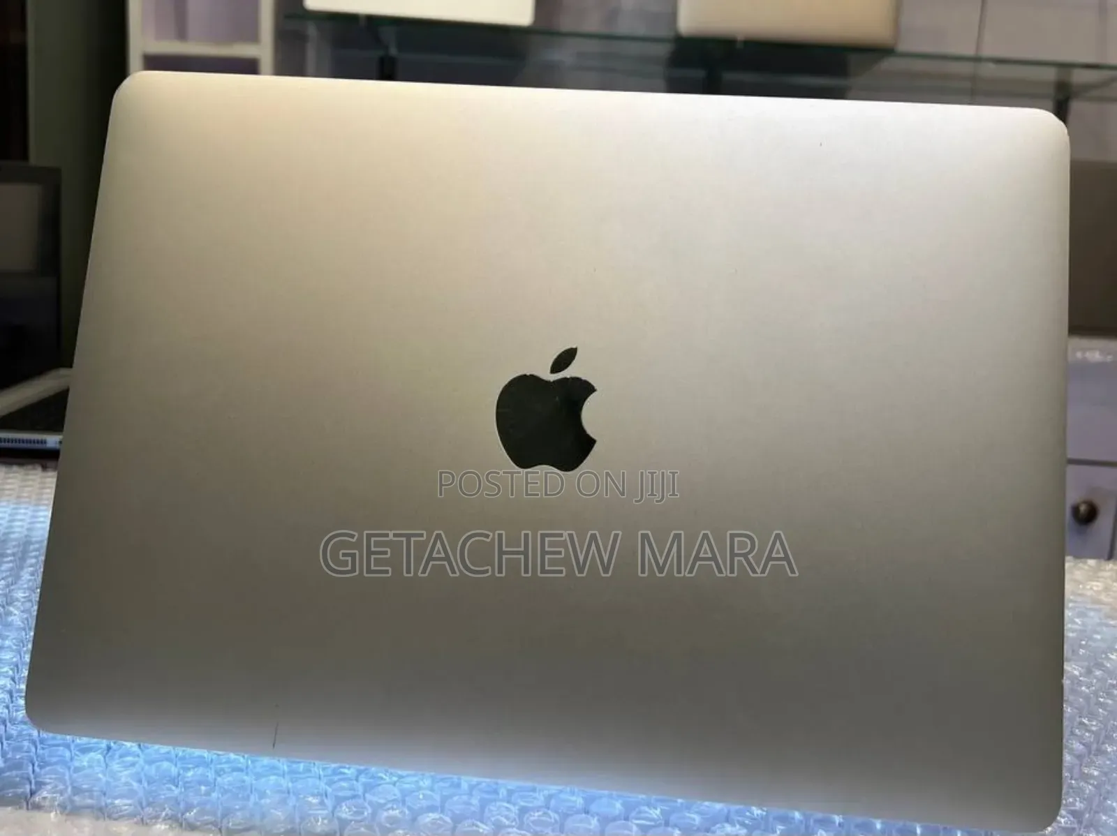 New Laptop Apple MacBook 2020 8GB Intel Core I5 SSD 256GB