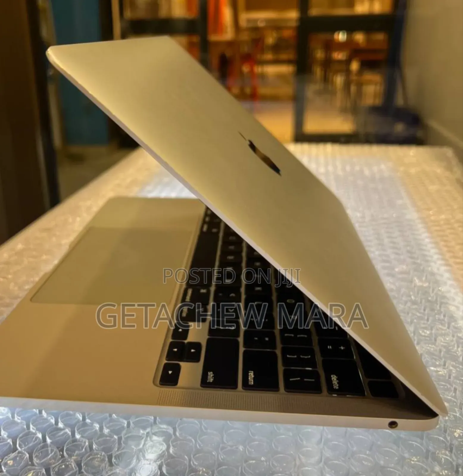 New Laptop Apple MacBook 2020 8GB Intel Core I5 SSD 256GB