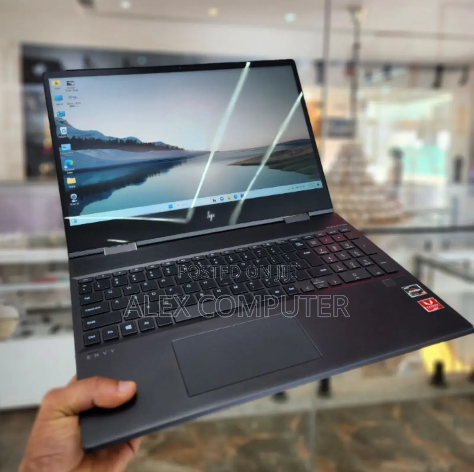 New Laptop HP Envy X360 8GB AMD Ryzen 7 SSD 256GB