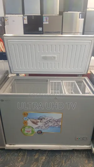 Everest Brand Chest Freezer.It Offers Ample Storage Capacity for 330l