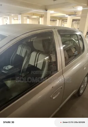 Toyota Vitz 1.0 FWD 3dr 2002 Gold