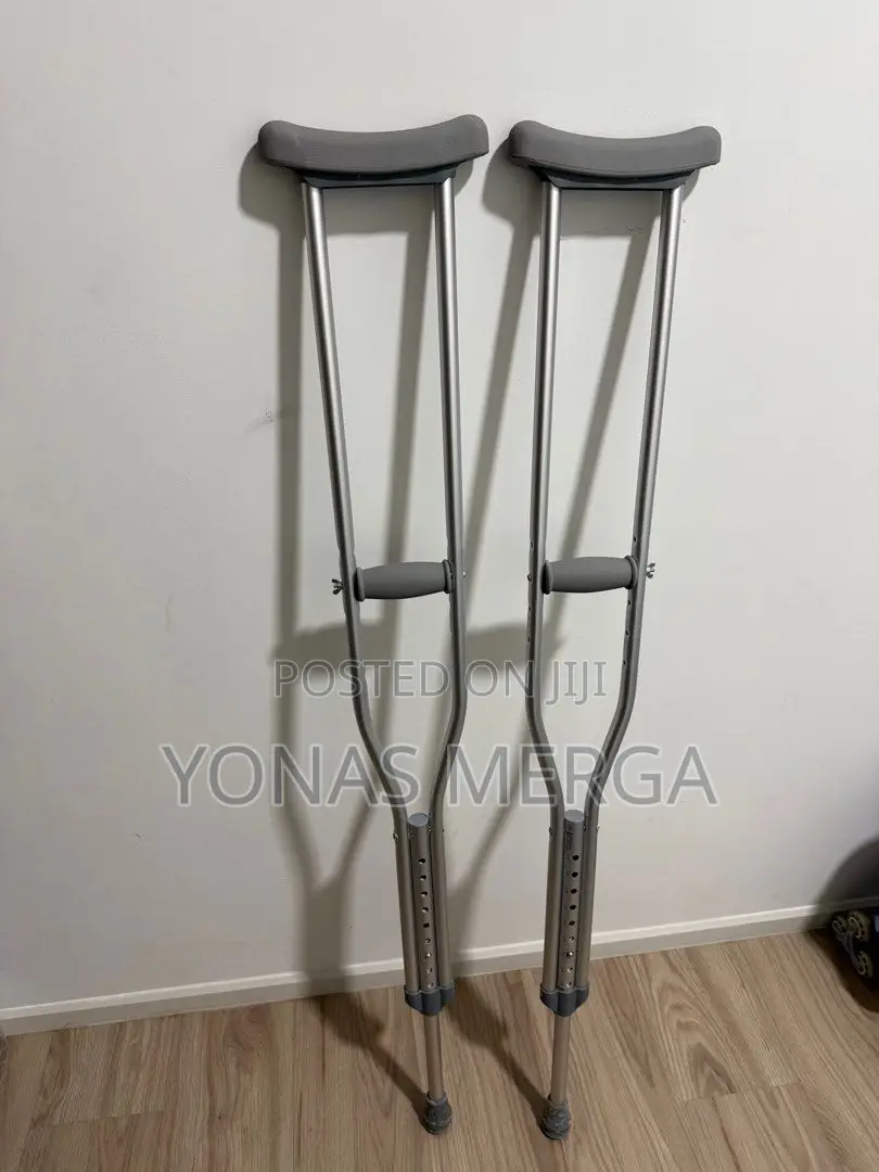 Axillary Crutches台巉adult Crutches Are Made Out of Aluminum.