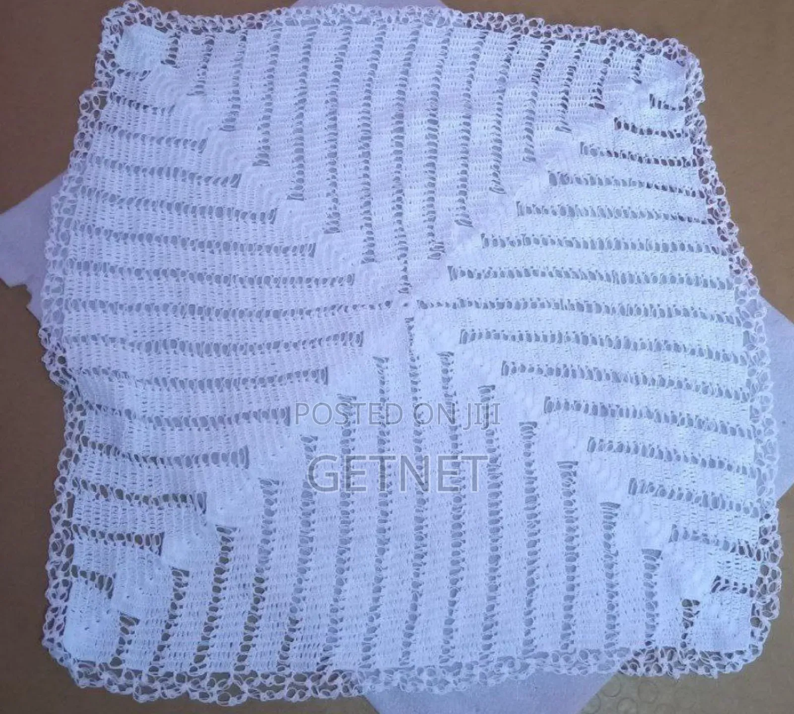 በእጅ የተሰሩ የተለያዩ ዳንቴሎች