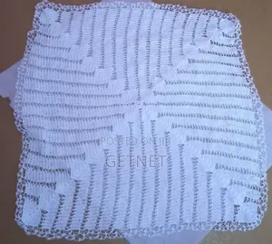 በእጅ የተሰሩ የተለያዩ ዳንቴሎች