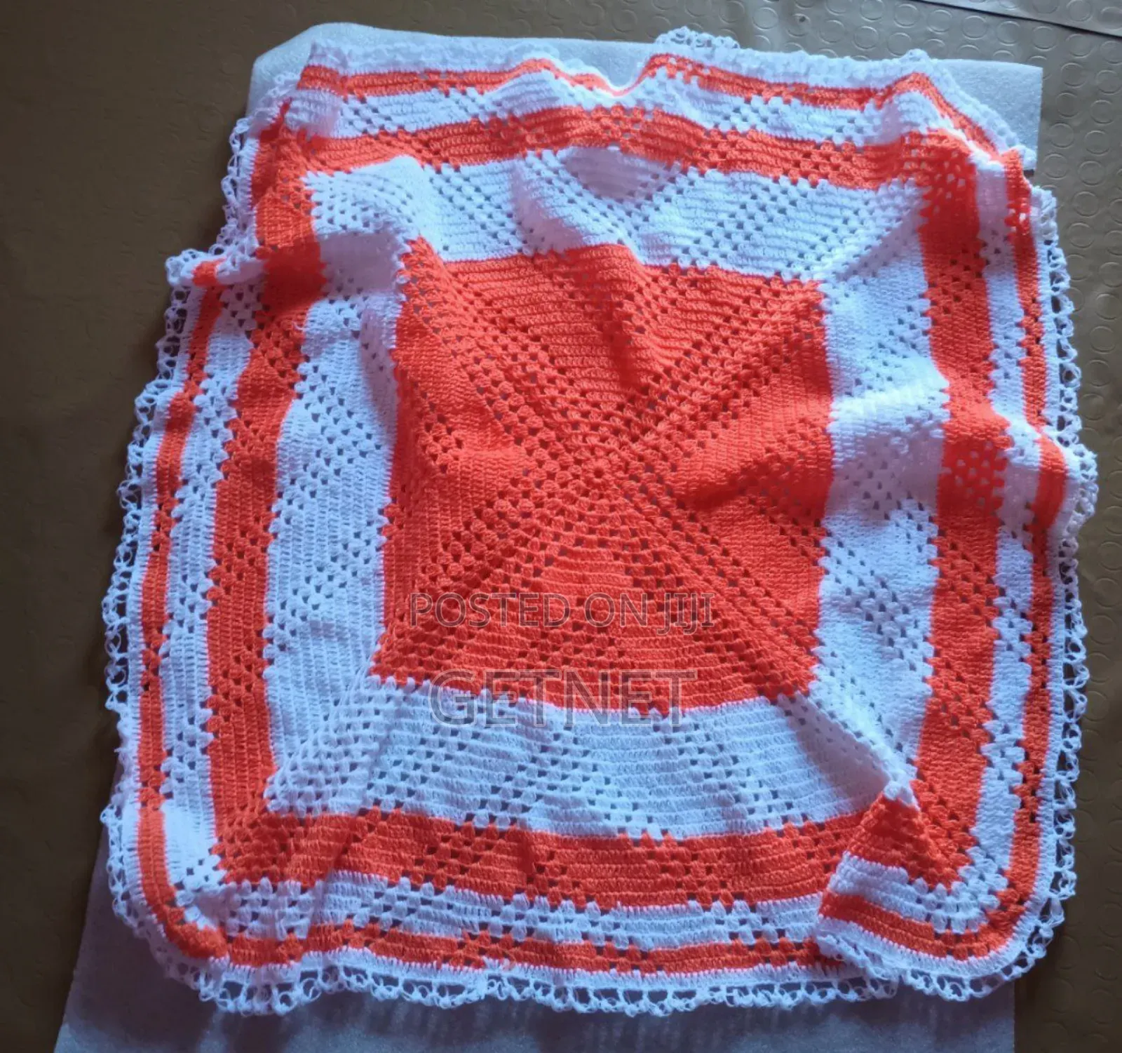 በእጅ የተሰሩ የተለያዩ ዳንቴሎች