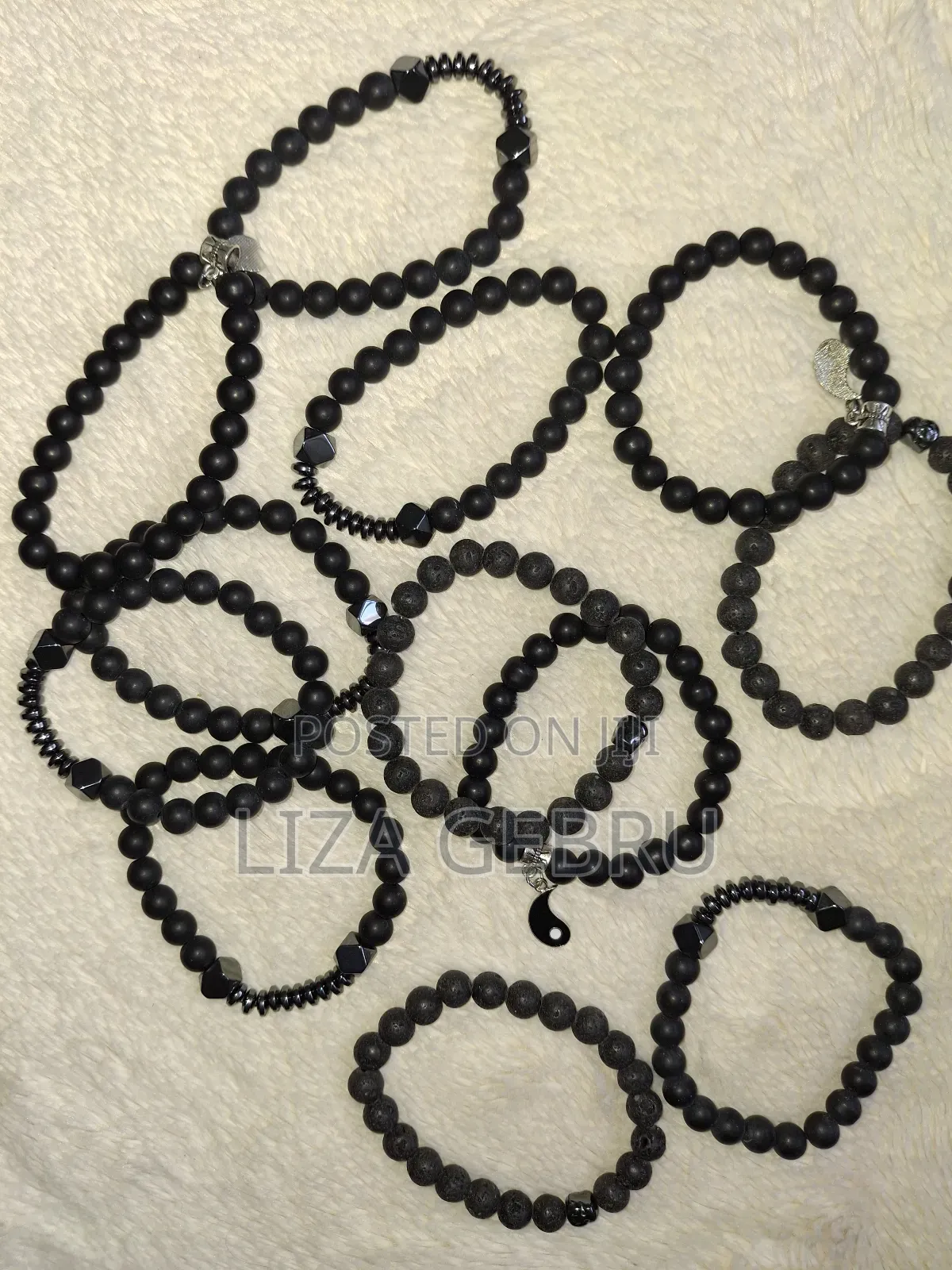 የእጅ ጌጥ። 350ብር