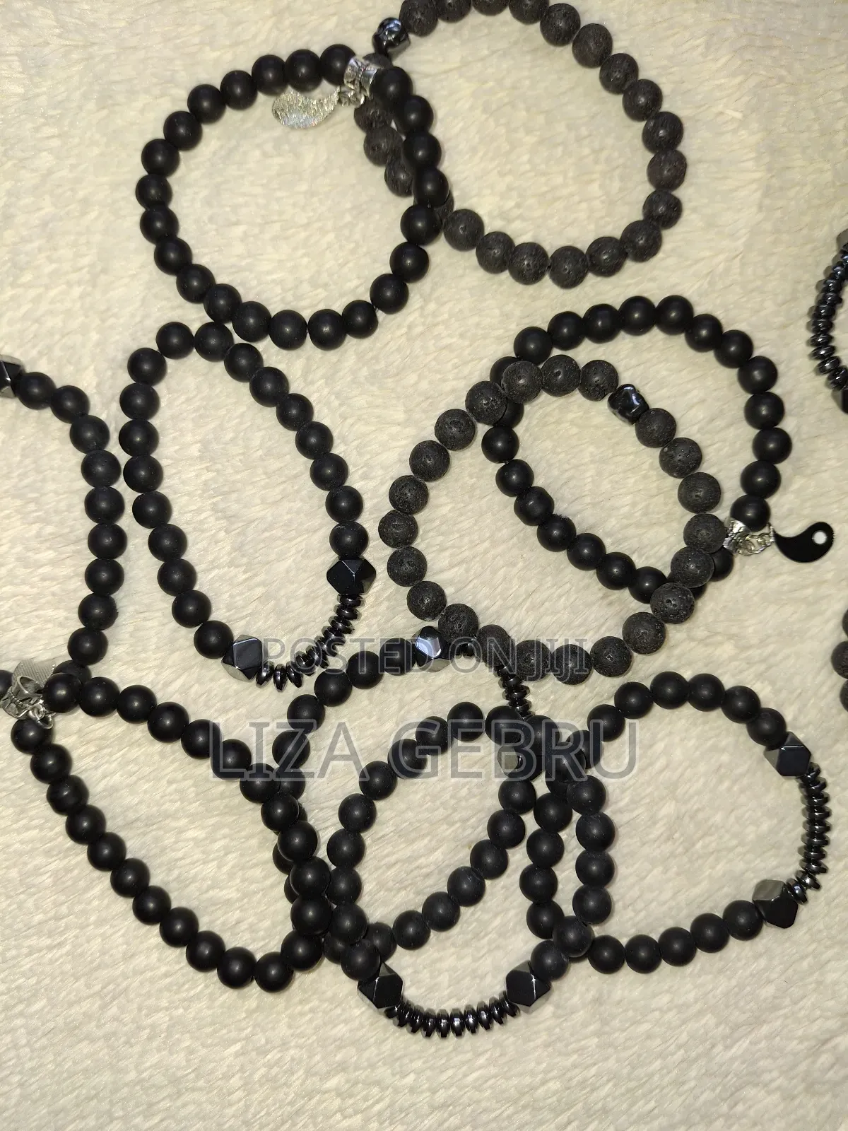 የእጅ ጌጥ። 350ብር