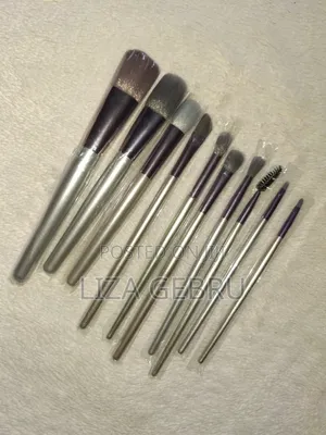 High Quality Makeup Brush. 2000br