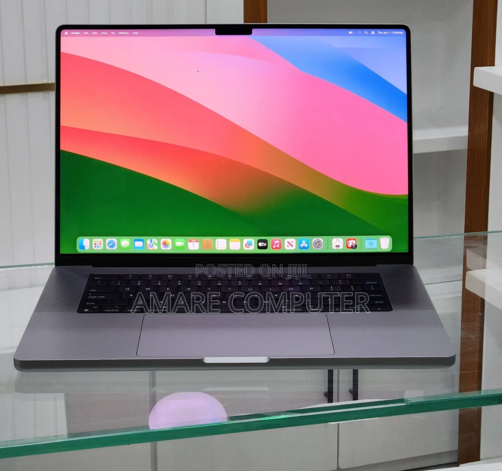 New Laptop Apple MacBook Pro M1 32GB Apple M1 Pro SSD 512GB