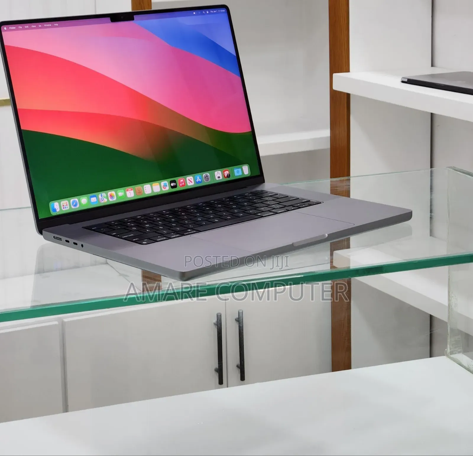 New Laptop Apple MacBook Pro M1 32GB Apple M1 Pro SSD 512GB