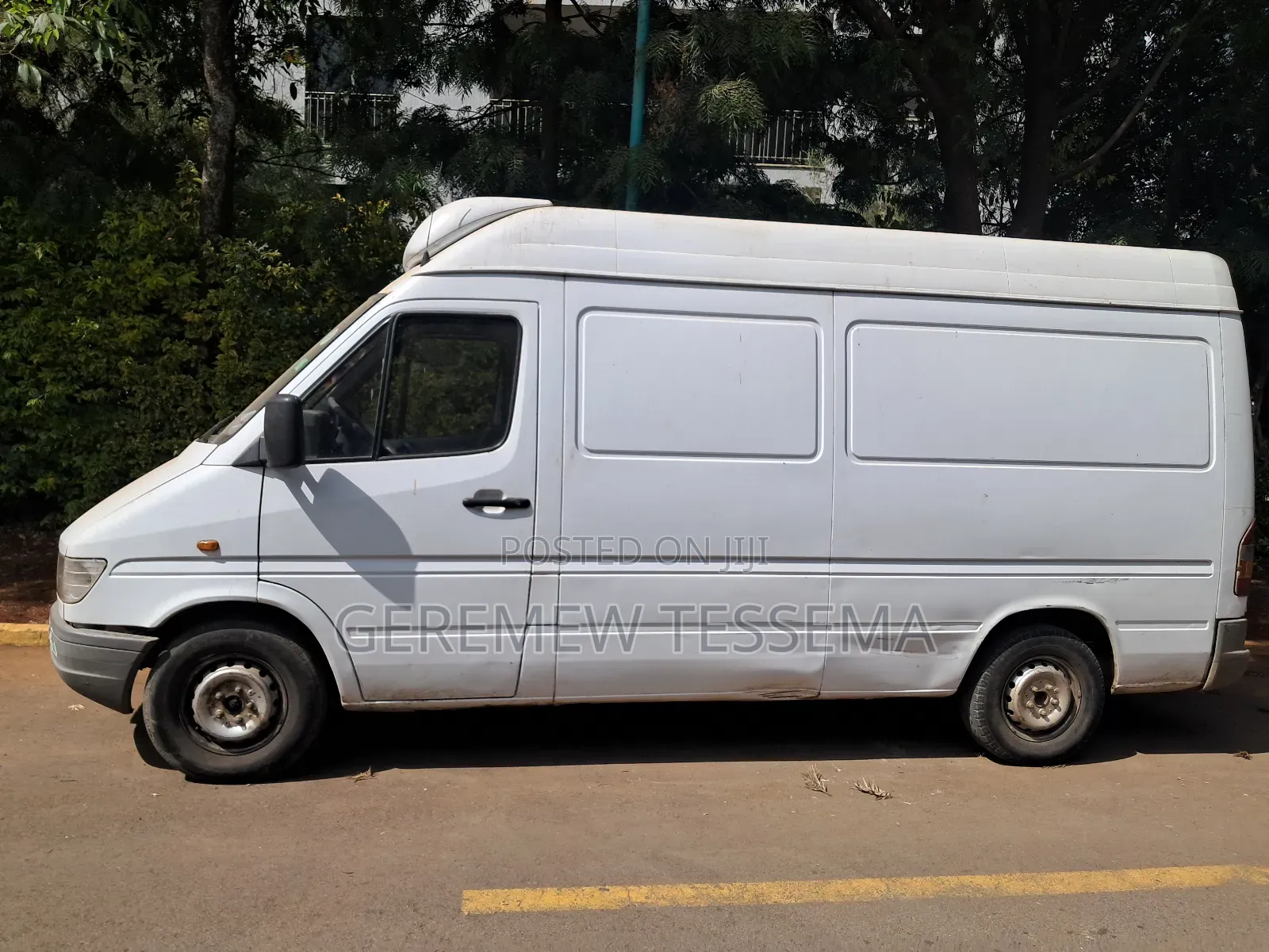 Mercedes-Benz Sprinter 2000 White