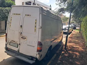 Mercedes-Benz Sprinter 2000 White