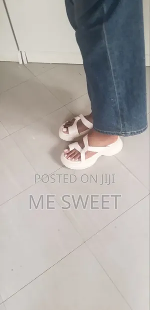 የሴቶ ምቹ ጫማዎች Women Confi Shoes