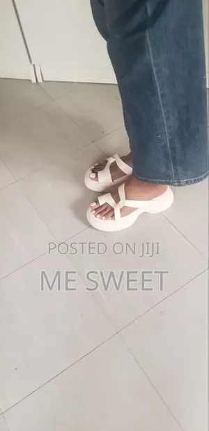 የሴቶ ምቹ ጫማዎች Women Confi Shoes