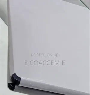 New Laptop Apple MacBook 16GB Apple M4 SSD 256GB