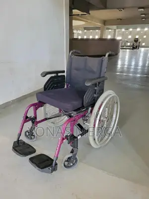 Folding Wheelchair橢𣁋can Bear 200kg Mobility Aids你斀solid Tyres