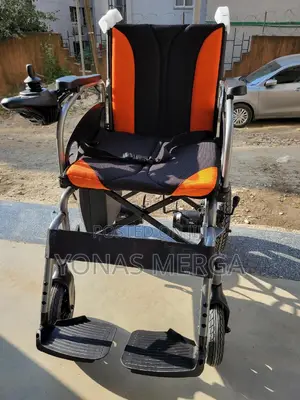 Electrical Wheelchair檢能battery Life Is Strong, Dual Motor Drive