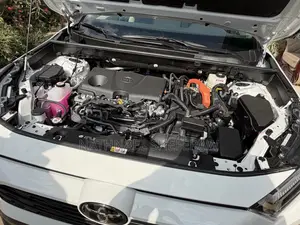 New Toyota RAV4 XLE 2025 White