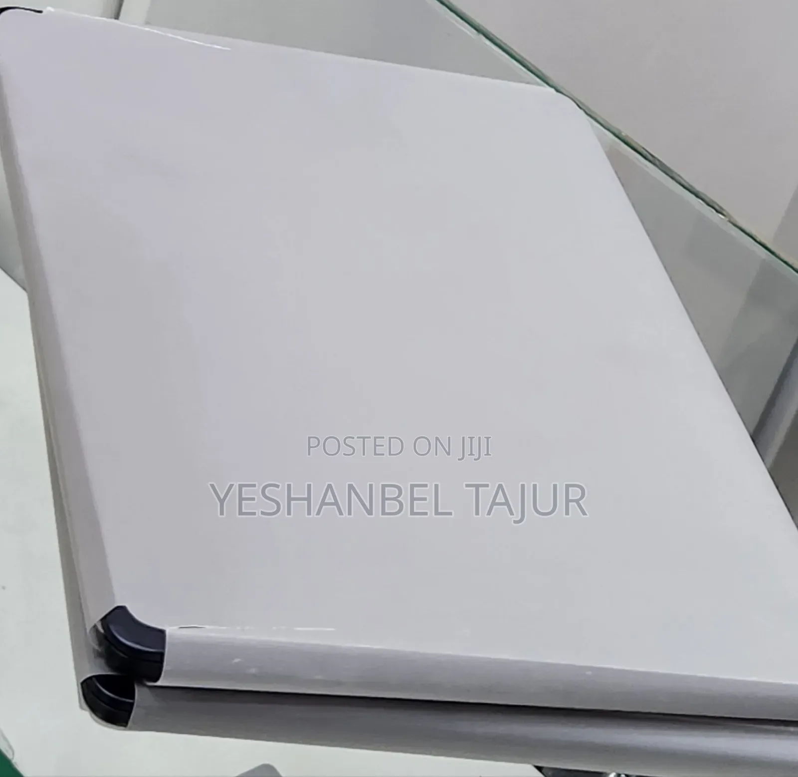 New Laptop Apple MacBook Air 2025 M4 15-Inch 16GB Apple M4 SSD 256GB