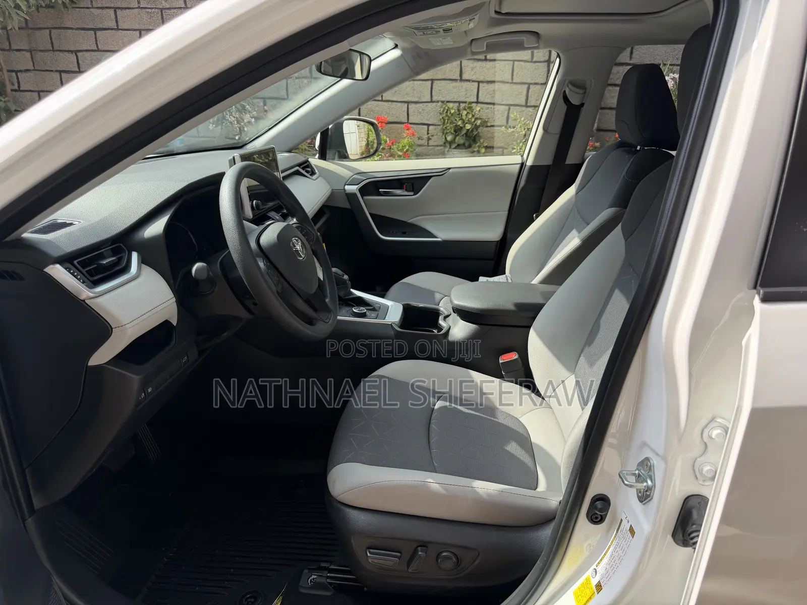 New Toyota RAV4 XLE 2025 White