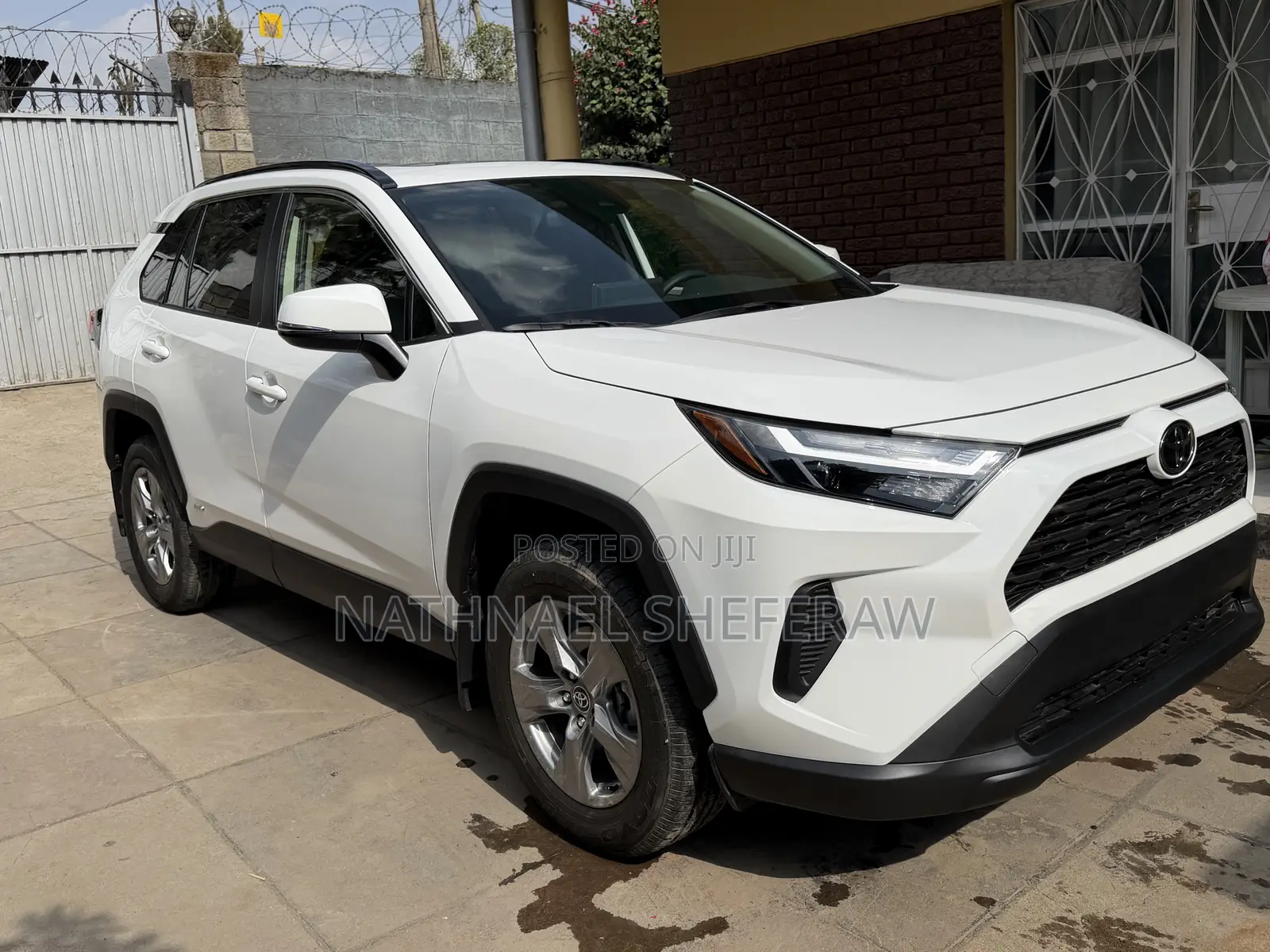 New Toyota RAV4 XLE 2025 White