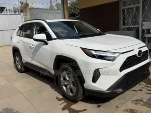 New Toyota RAV4 XLE 2025 White
