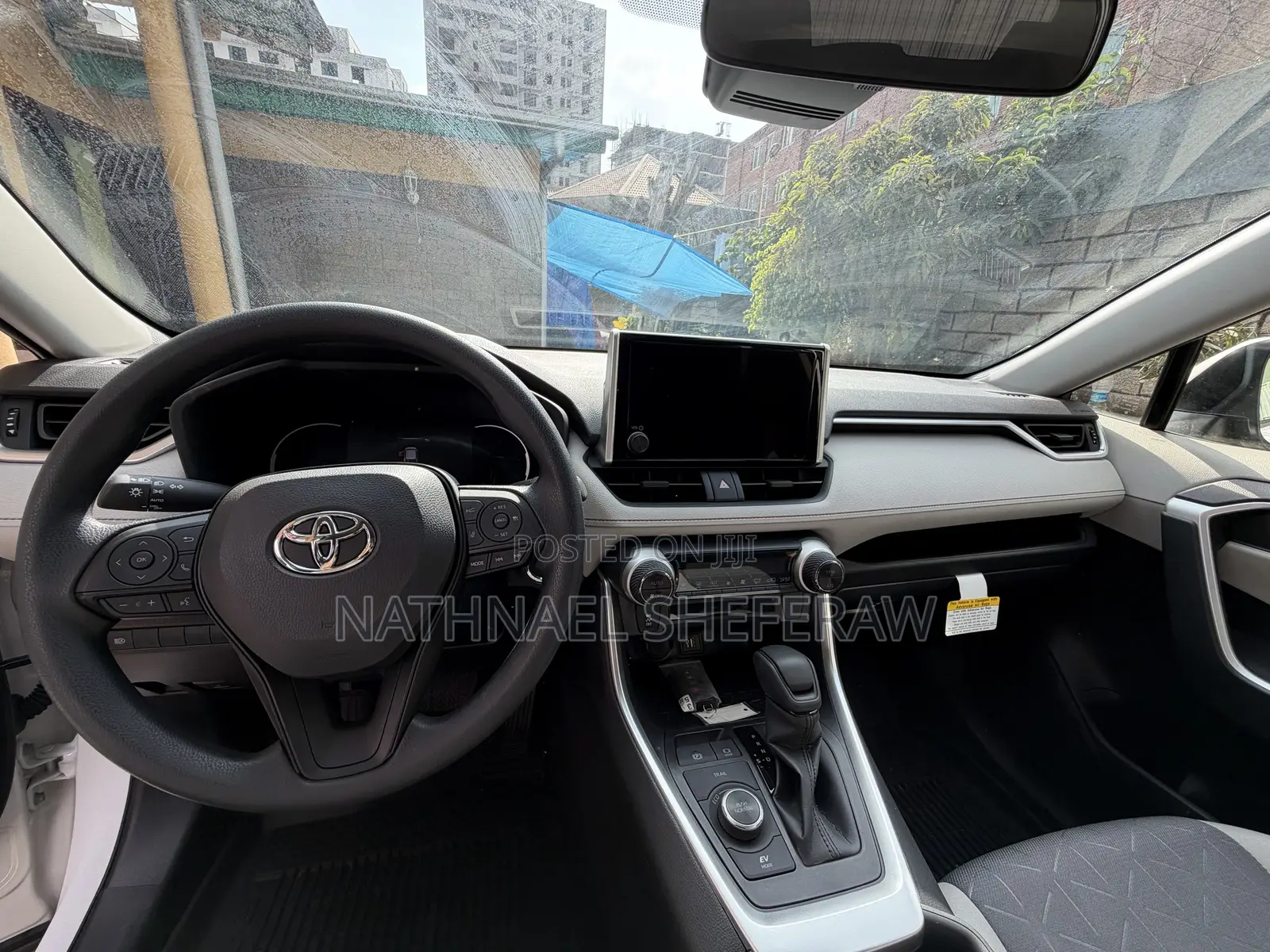 New Toyota RAV4 XLE 2025 White