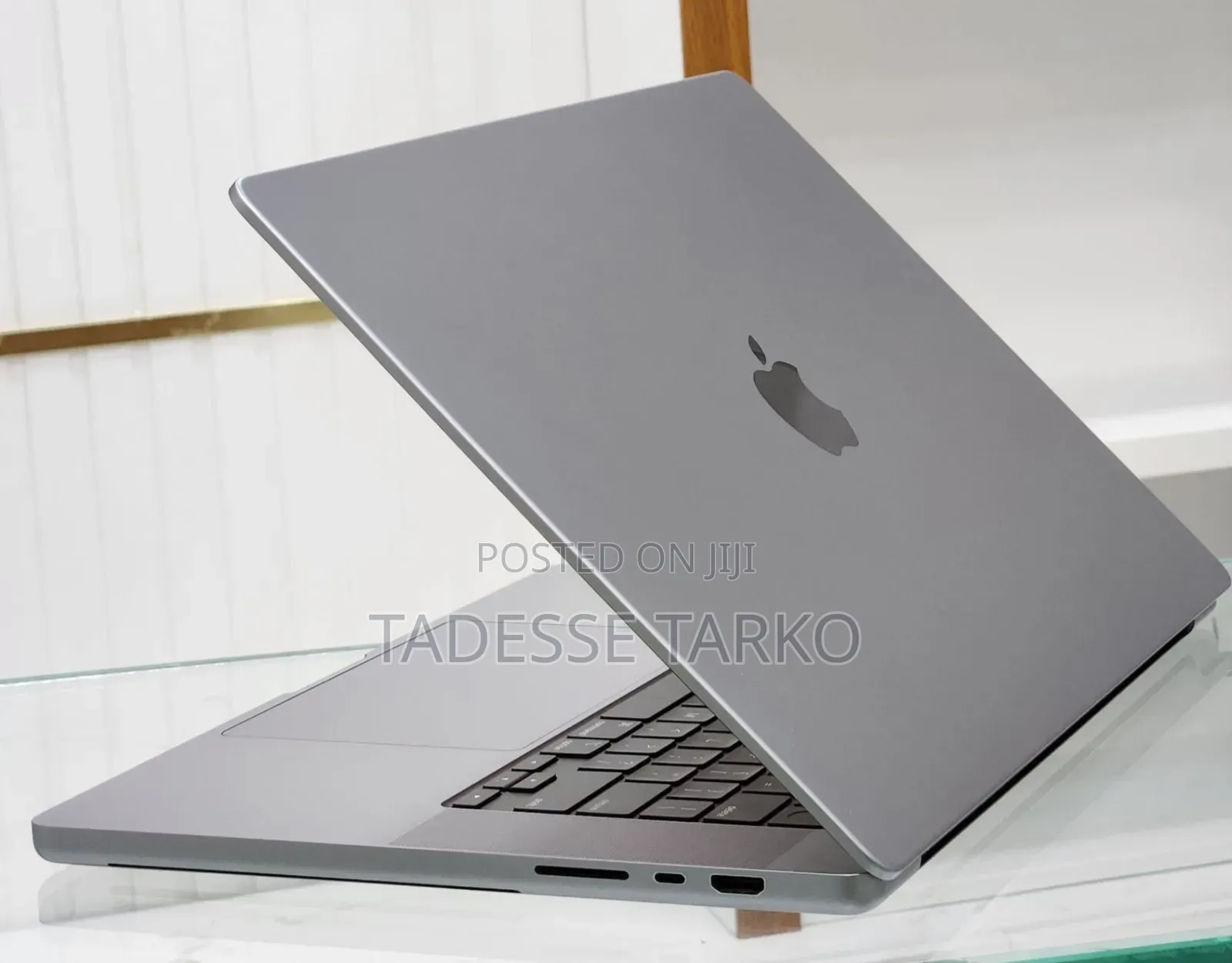 New Laptop Apple MacBook Pro M1 32GB Apple M1 Pro SSD 512GB