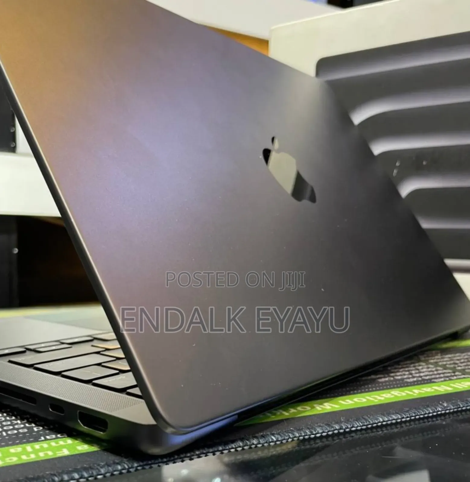 New Laptop Apple MacBook 48GB Apple M4 Pro SSD 512GB