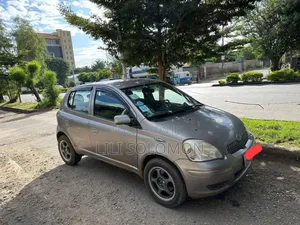 Toyota Yaris 2004 Gray